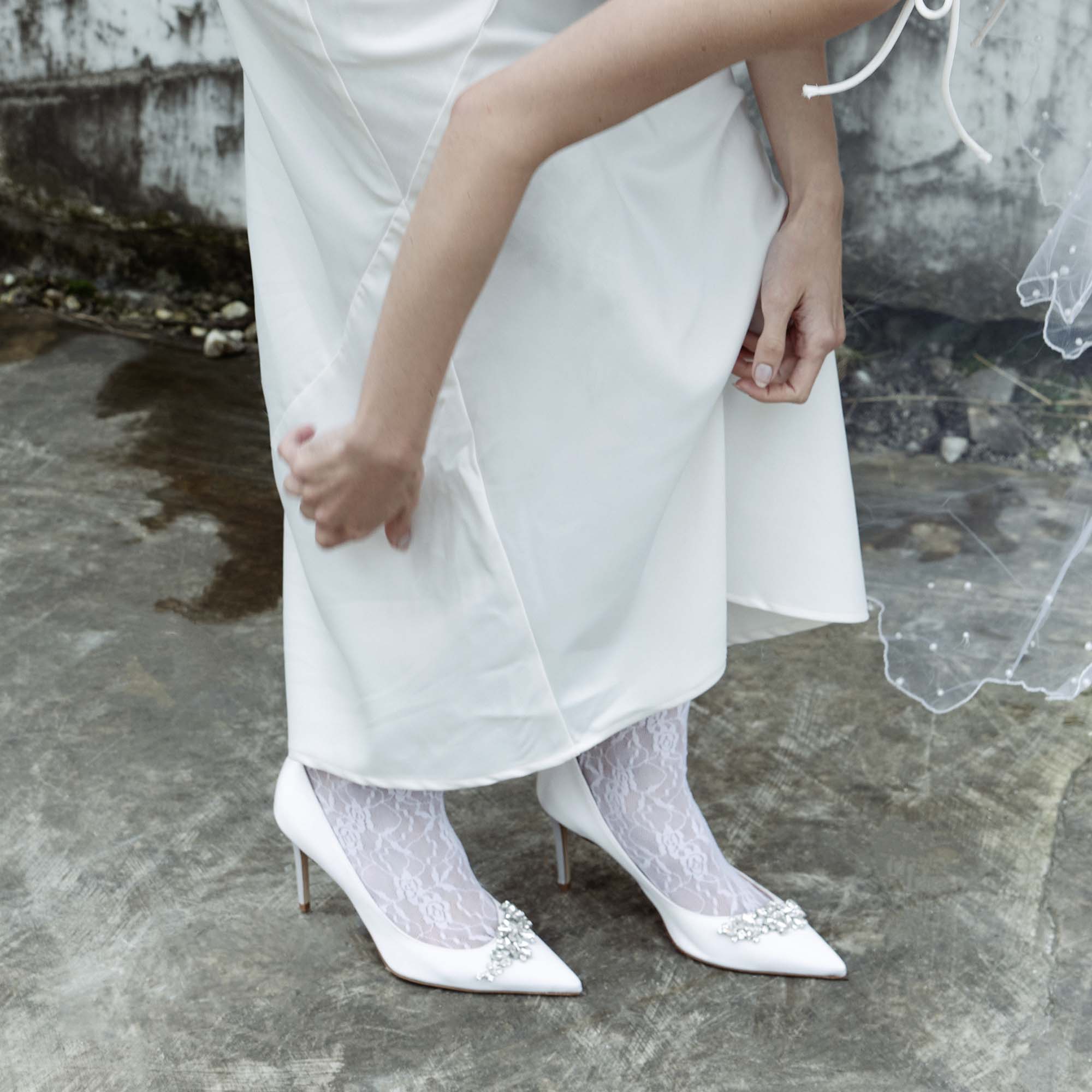 Scarosso Greta Satin Strass In White - Silk