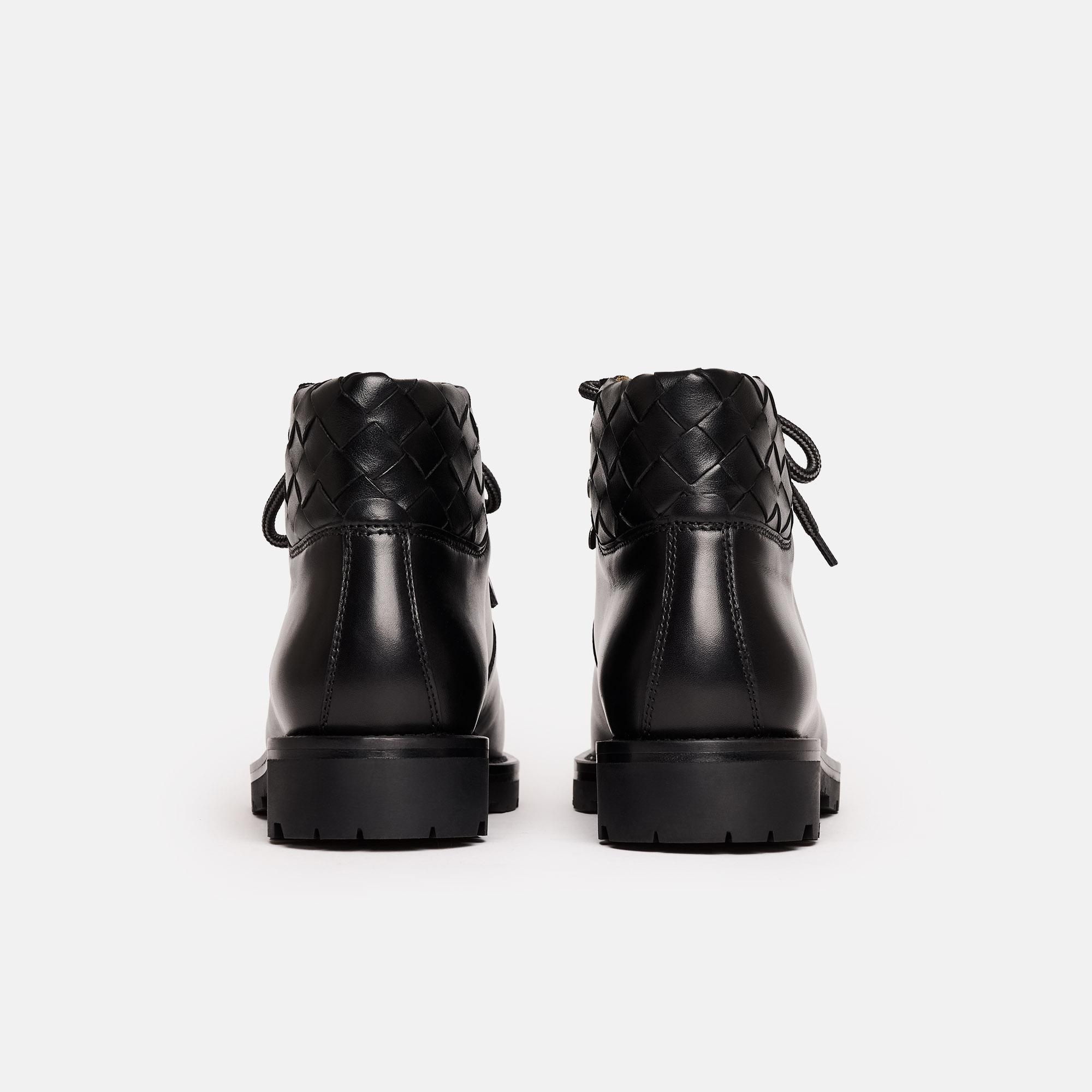 Scarosso Catherine Round-toe Lace-up Boots In Black