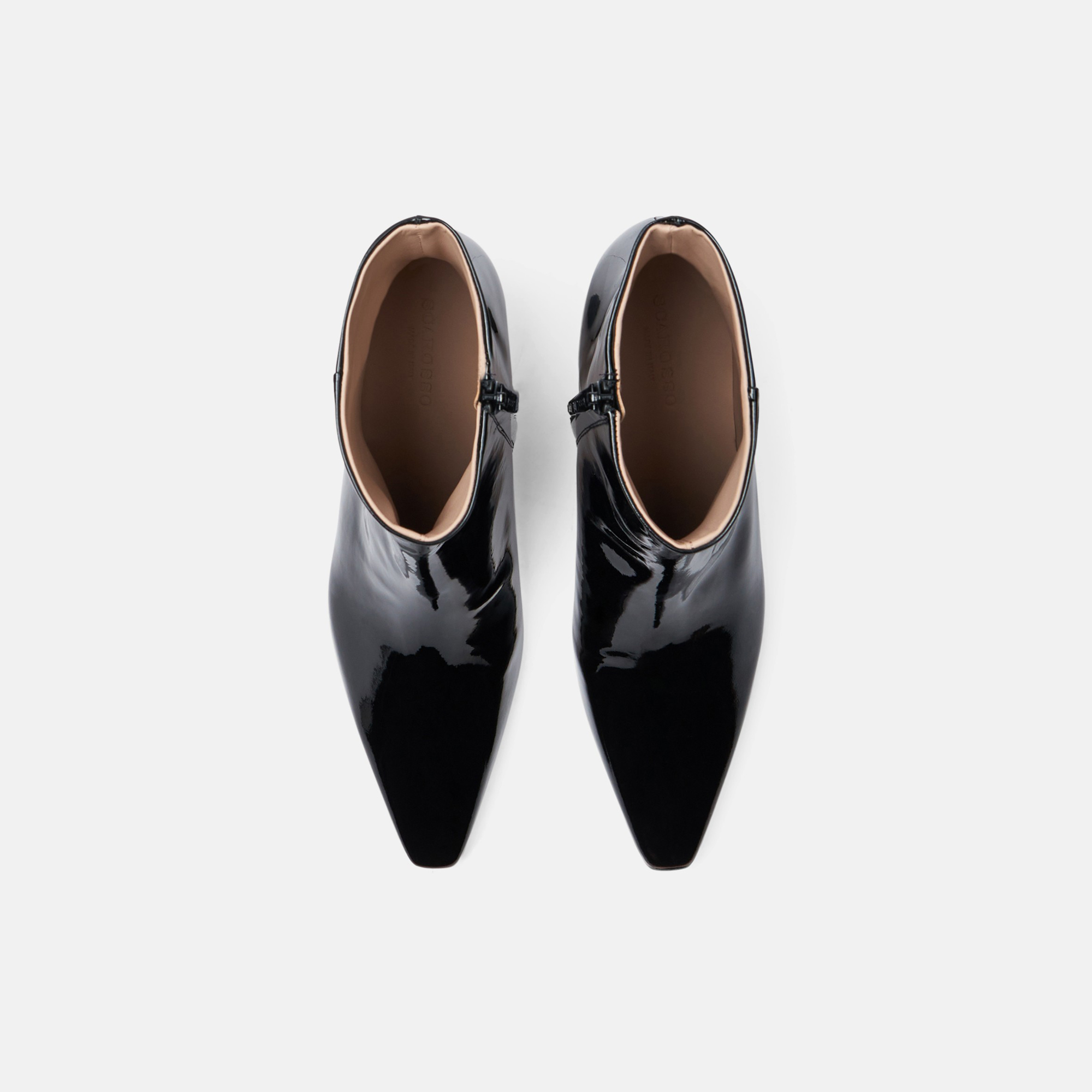 ショートブーツ・ブーティ SCAROSSO FW23 Kitty Black (KITTYANKLBLACALF) Kitty Black Patent Last Chance for Women | Scarosso®